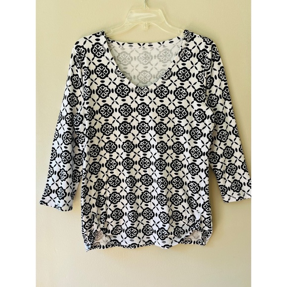 Talbots Sz M Stretch Geometric Black White Elbow Sleeve Blouse Top Shirt - Picture 2 of 9